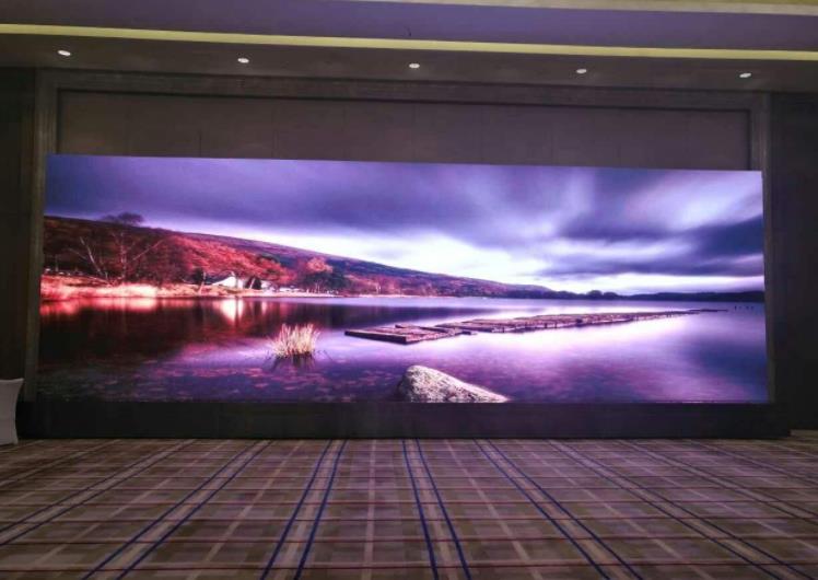 济南酒店LED显示屏安装案例